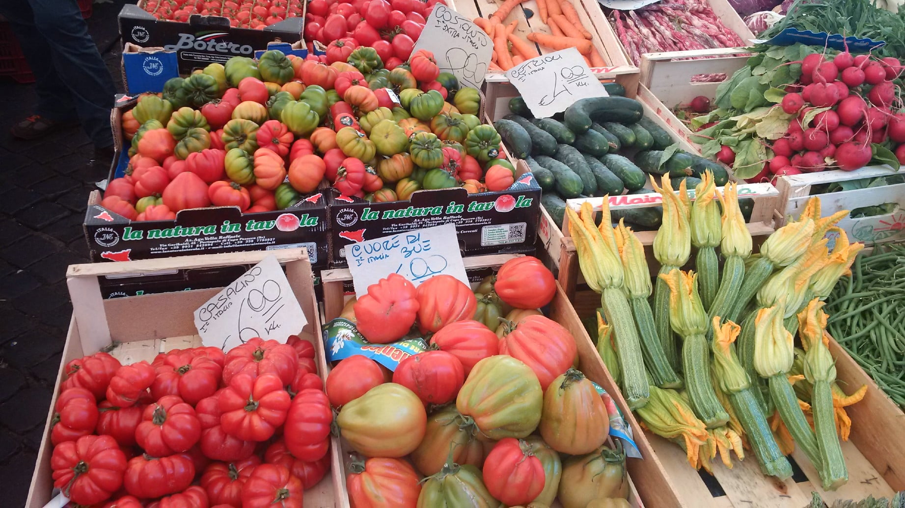 Tomatoes Costuto at Farmers market Rome