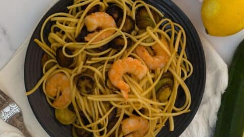Pasta with prawns and zucchini