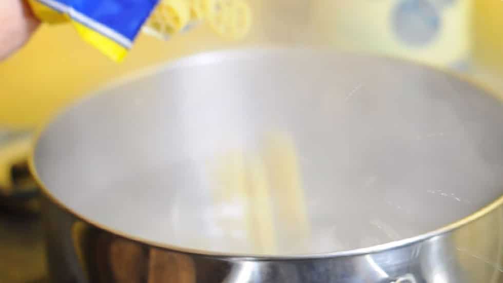 cooking Rotelle pasta De Cecco
