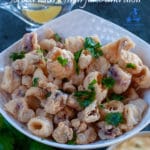 This fried calamari recipe is easy to make and does not require a big effort. Crunchy outside and soft inside, you don't need a complicated batter. Serve it with homemade Aioli, mayonnaise mixed with garlic and a drop of fresh lemon juice, a seafood delight.