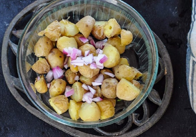 potatoes with red onion