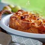 This Italian apple cake is simply made with plenty of apples to fully enjoy their taste: 1 kilo (2 pounds) of apples and no other spices added. It is the juice from these apples that make this cake creamy and fluffy.