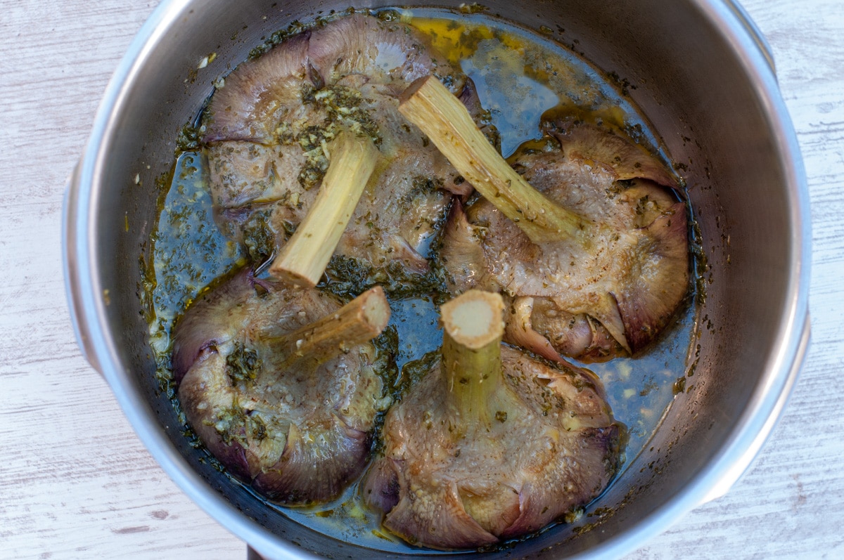 Roman-style Artichokes cooked on the pressure cooker