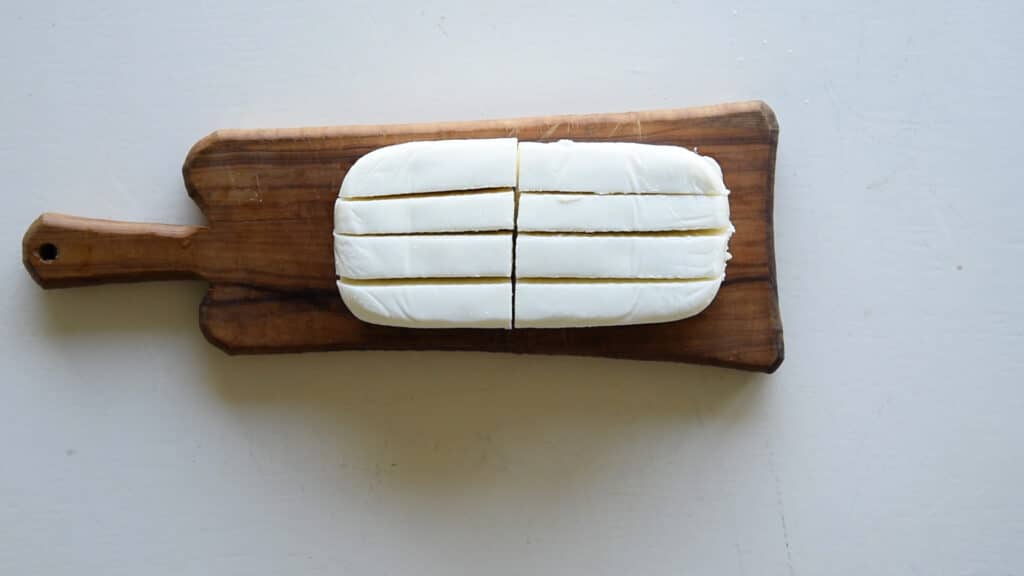 mozzarella cut into slices