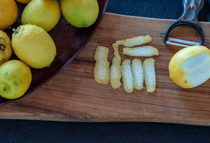Peeling the lemon-1