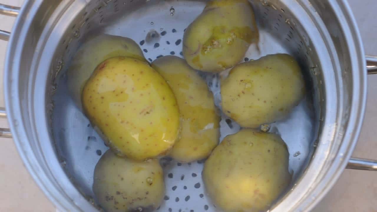 boil the potatoes