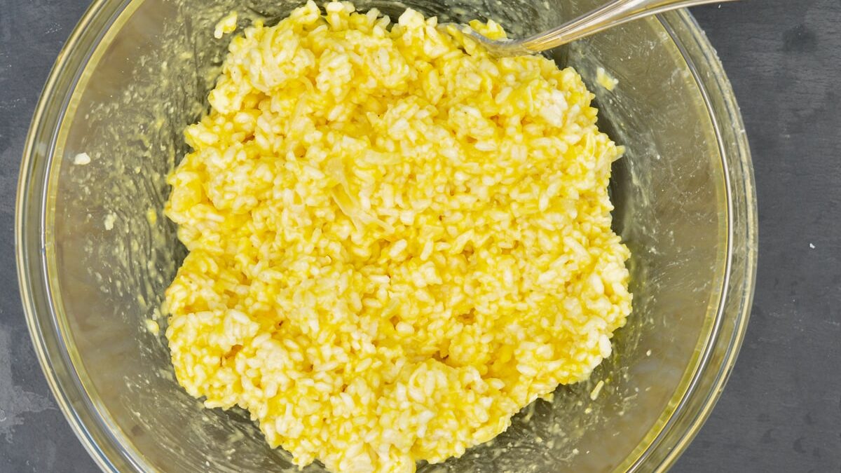 mix the leftover risotto with te Parmesan and the egg