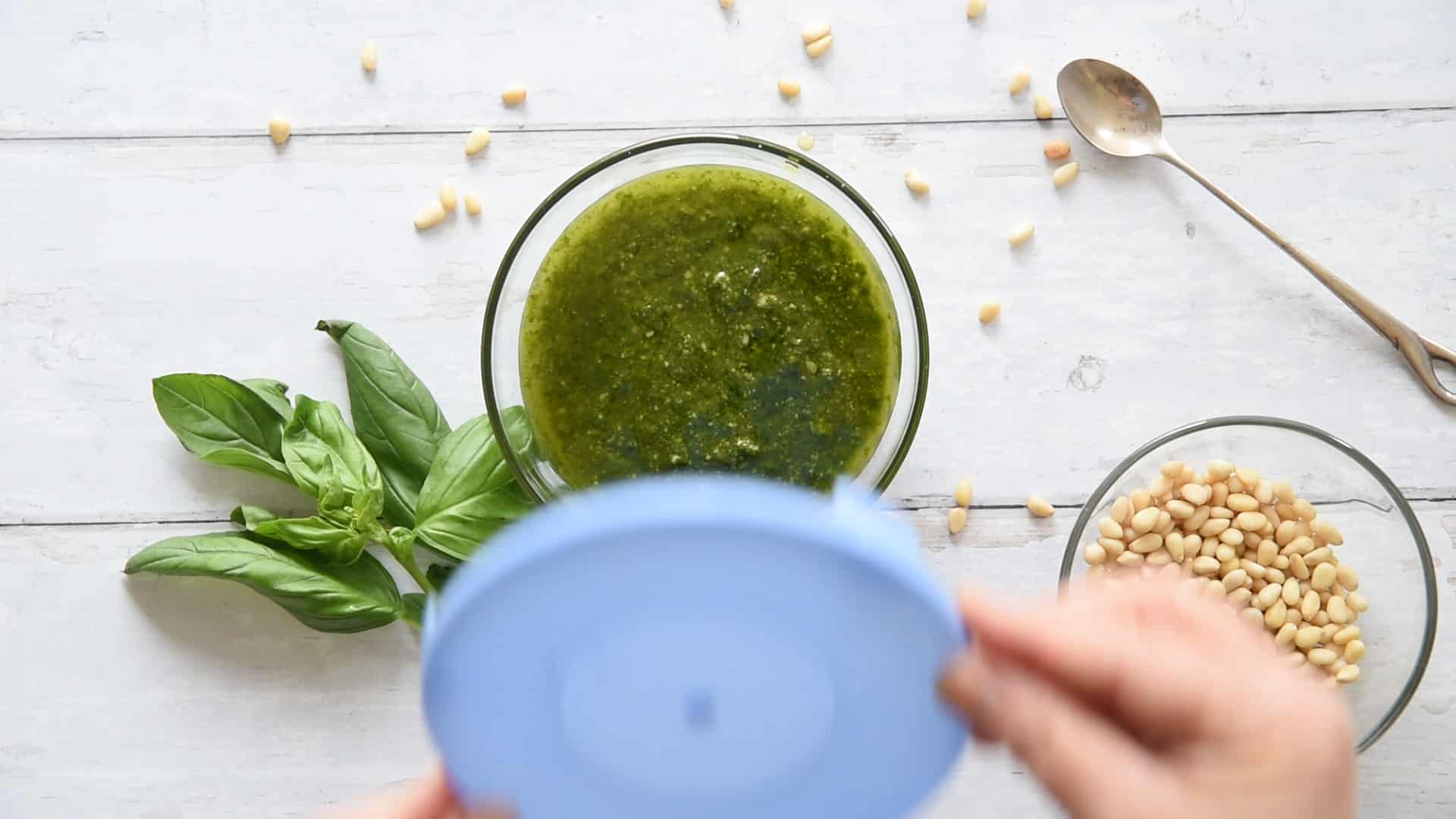 Cover the pesto to store it