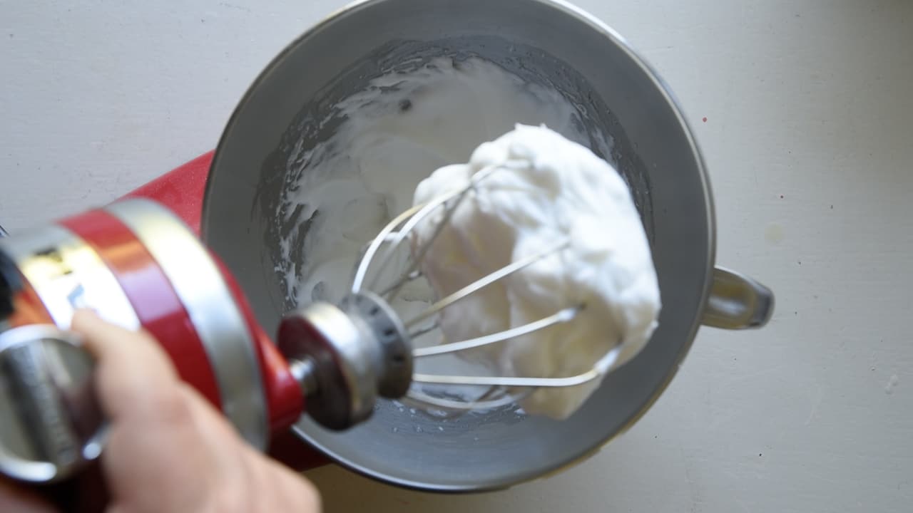 whipe the egg white