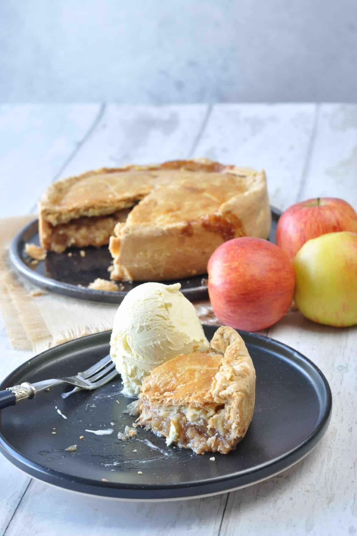 Traditional crostata di mele apple pie served with gelato