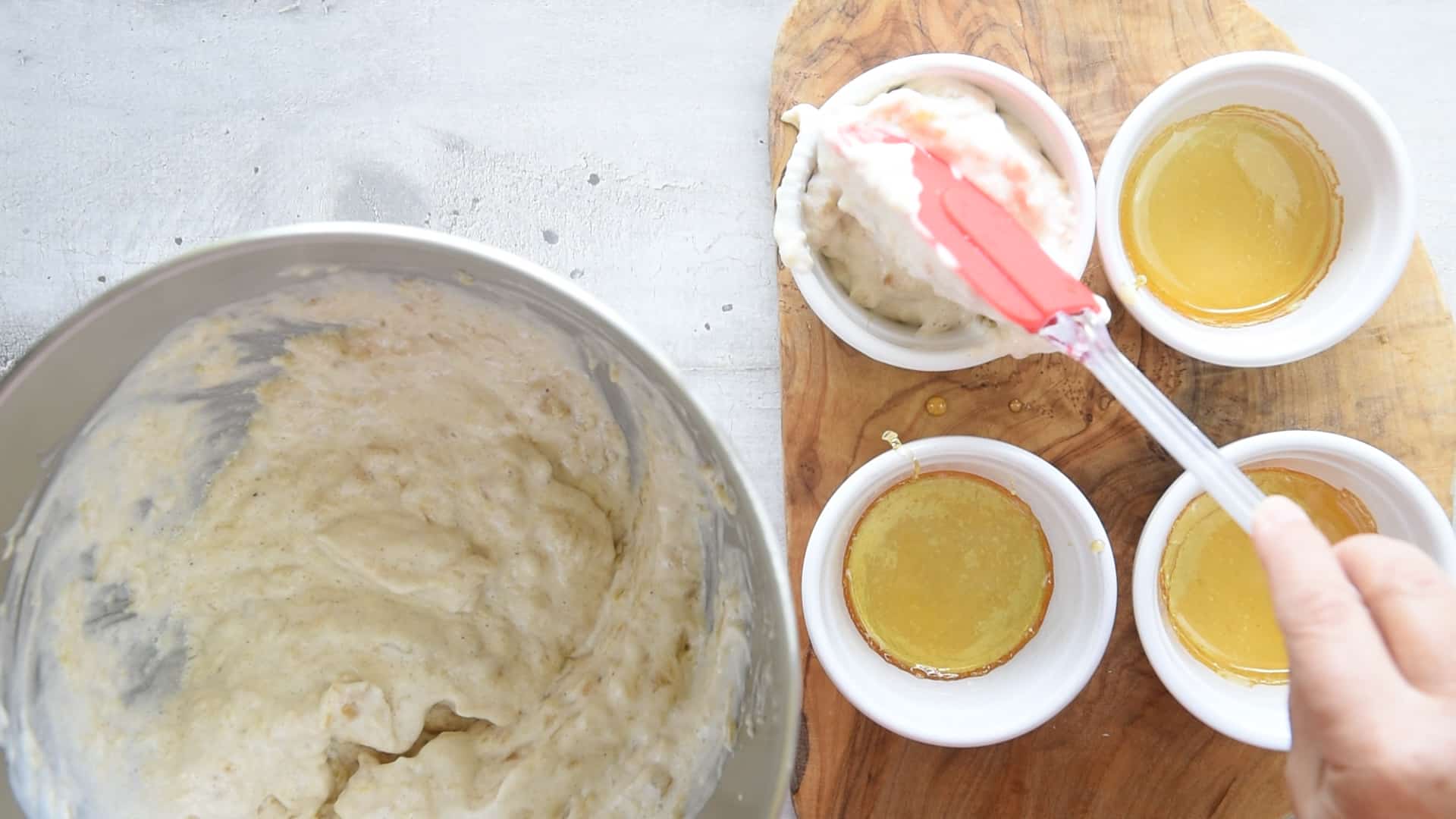 Place the mousse into the ramekins