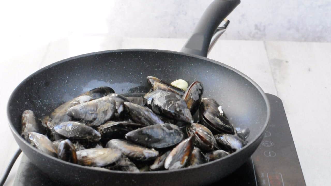cook the mussels