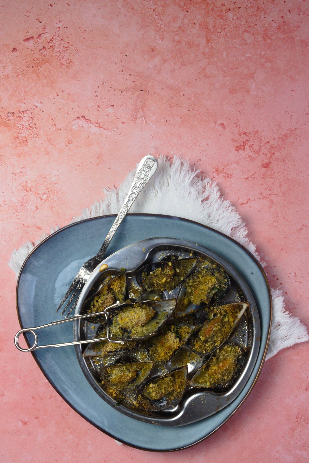 baked stuffed mussels with Italian flavored breadcrumbs