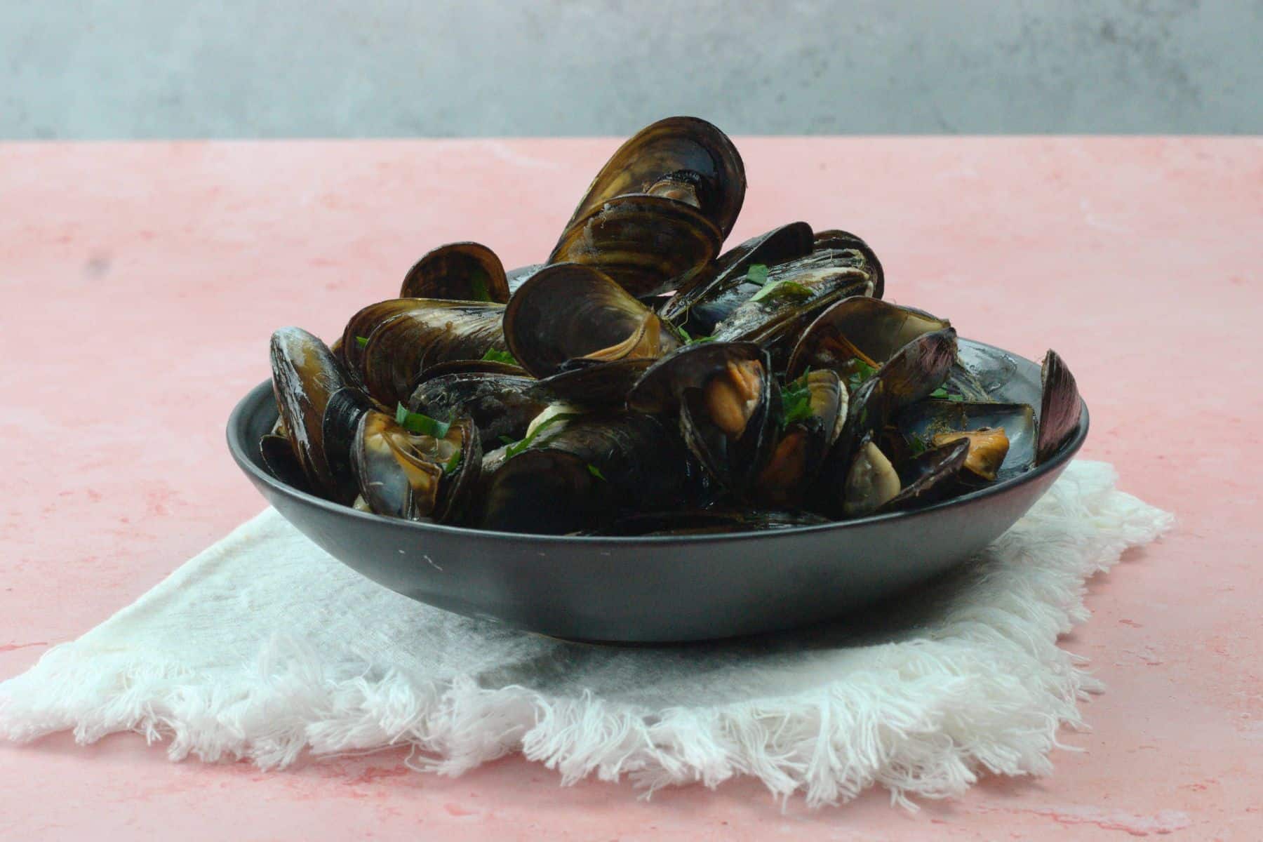 cozze alla marinara served on plate