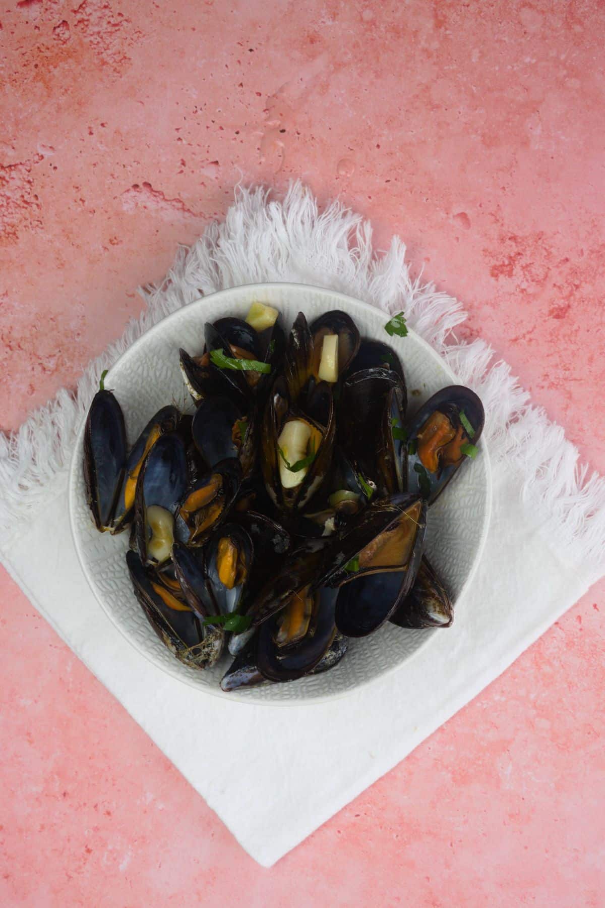 cozze alla marinara served on plate