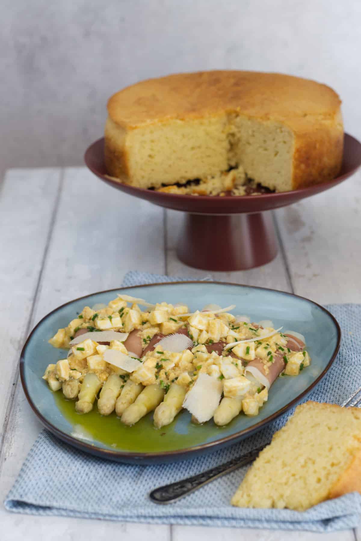 white asparagus served with egg vinagrette