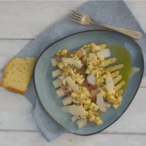 White Asparagus with Prosciutto and Egg Vinaigrette