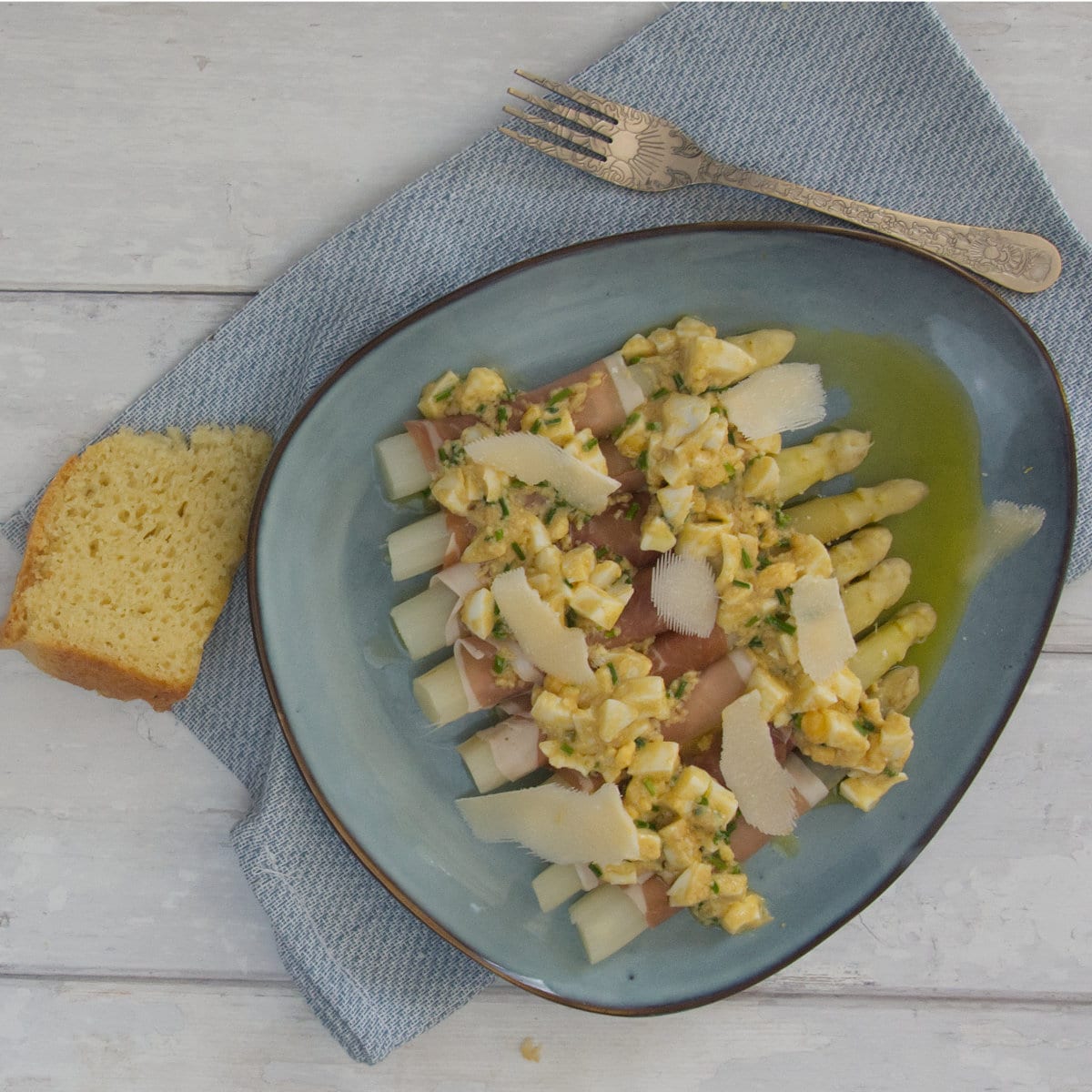 White Asparagus with Prosciutto and Egg Vinaigrette