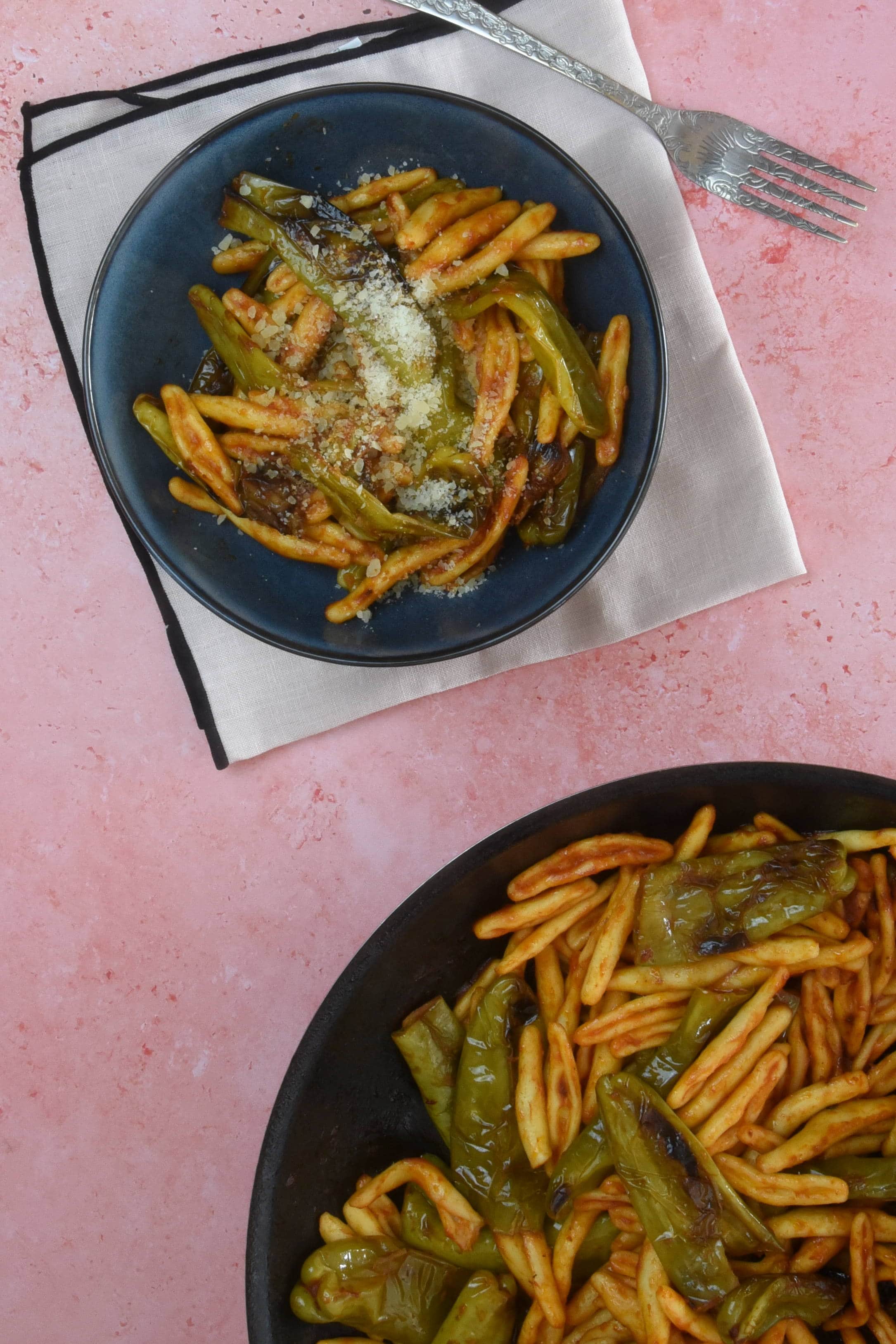 Pasta with friggitelli served with Ragusano
