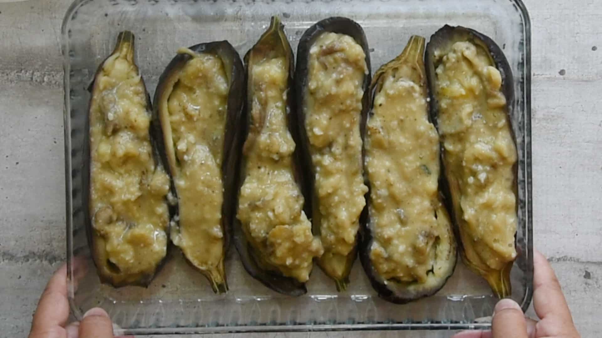 Arrange the eggplants
