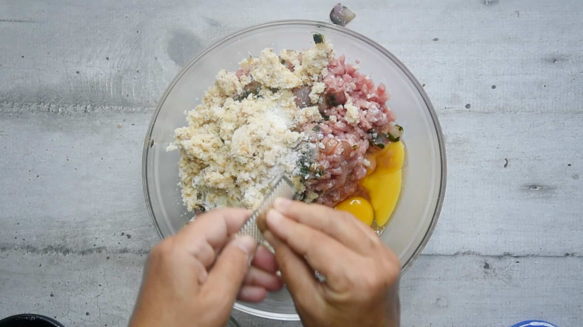 Combine the ingredients for the stuffings