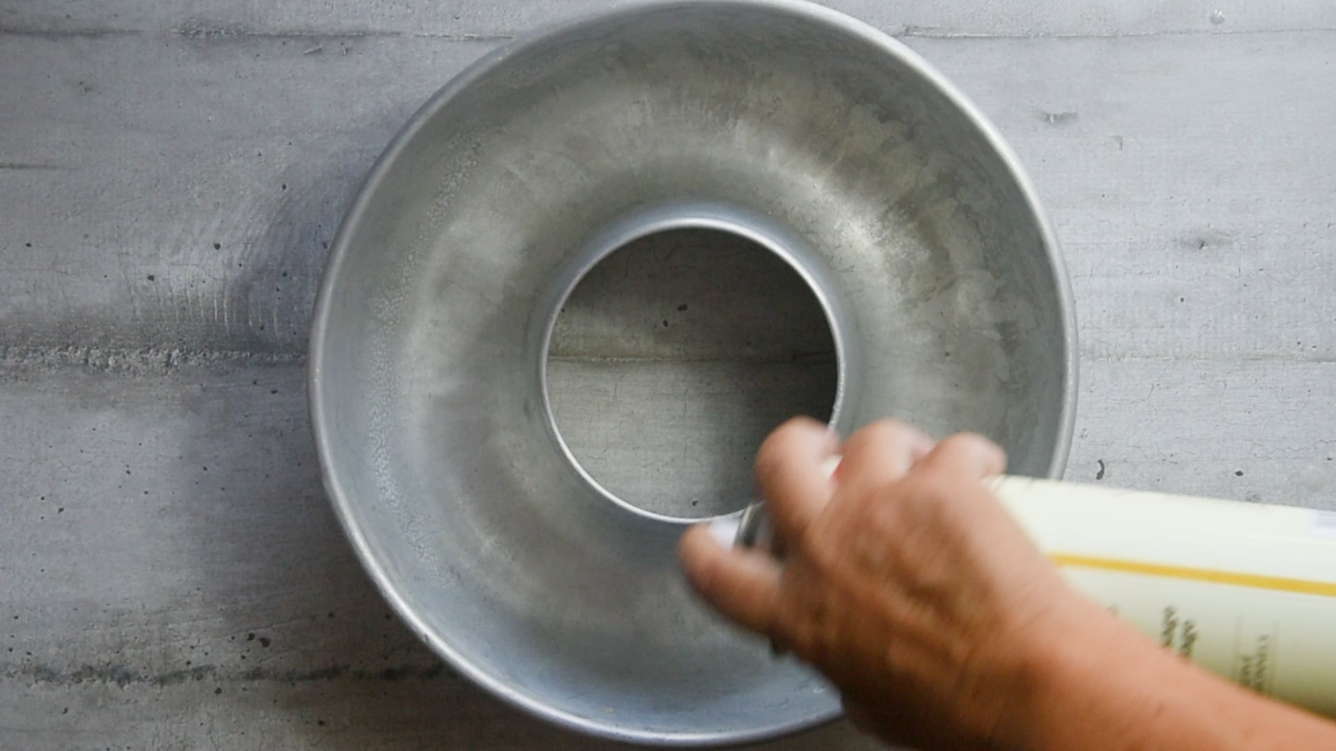 Greese the pan