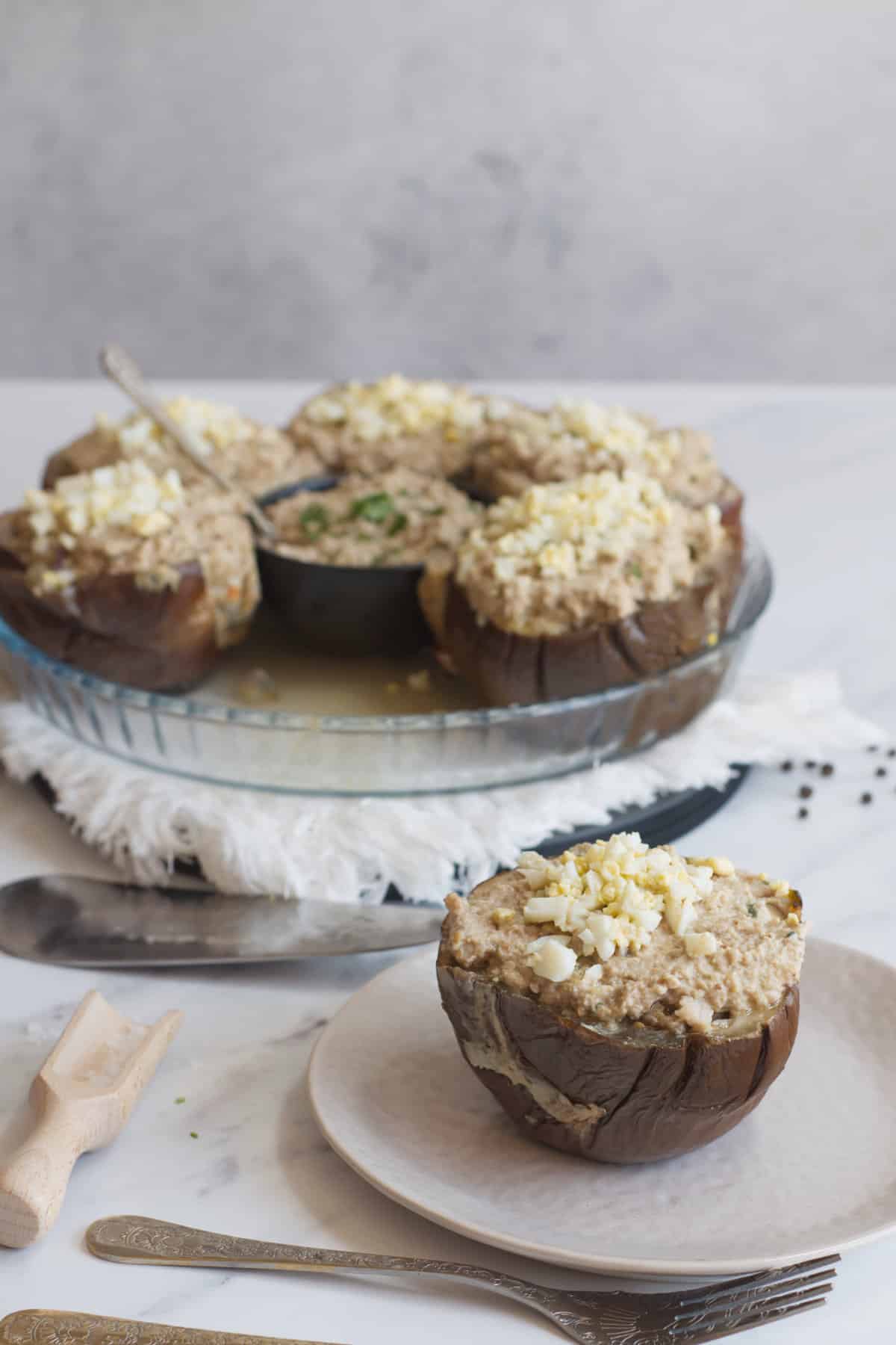 Round stuffed eggplants 