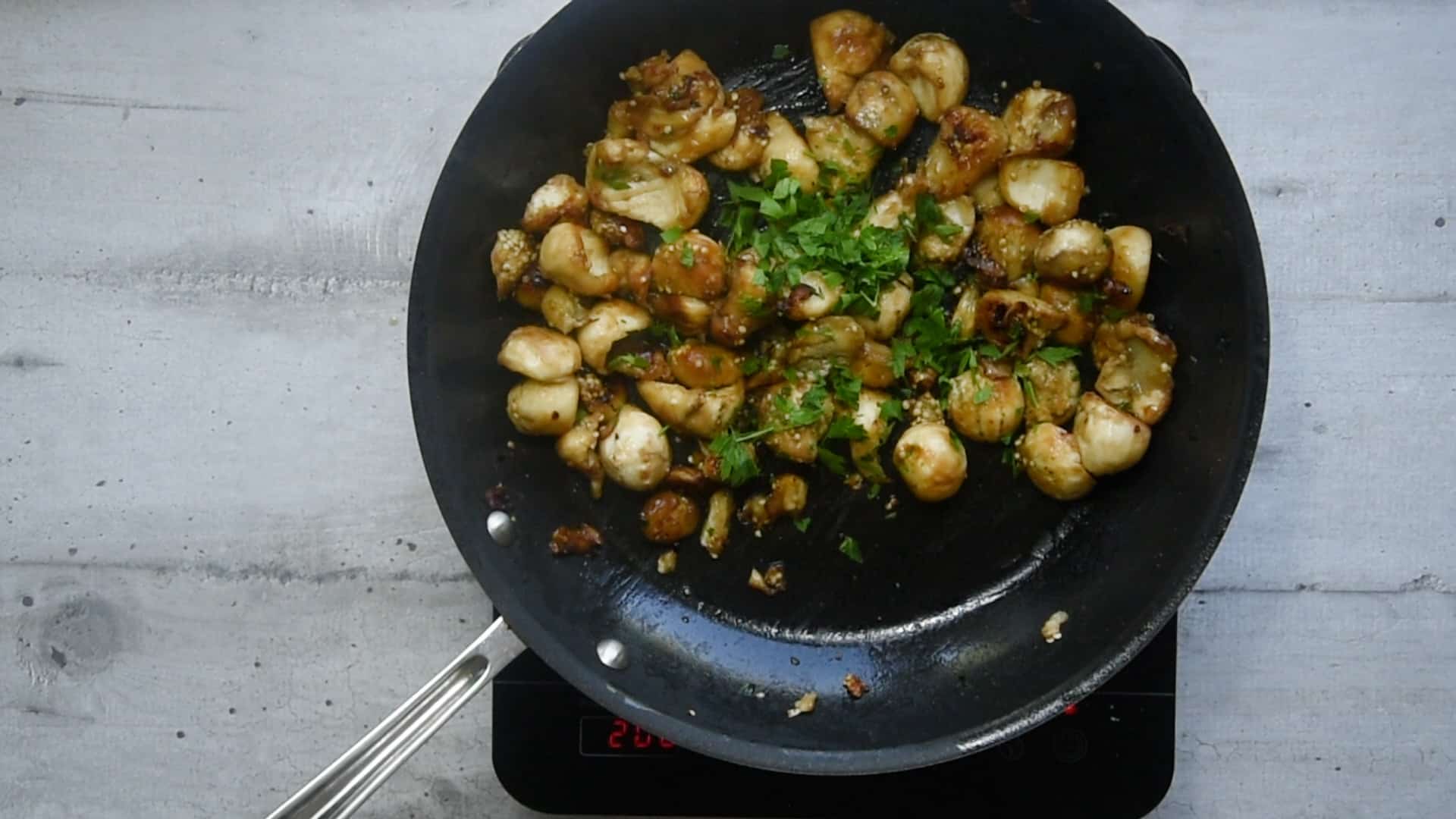 Stir fry the pulp